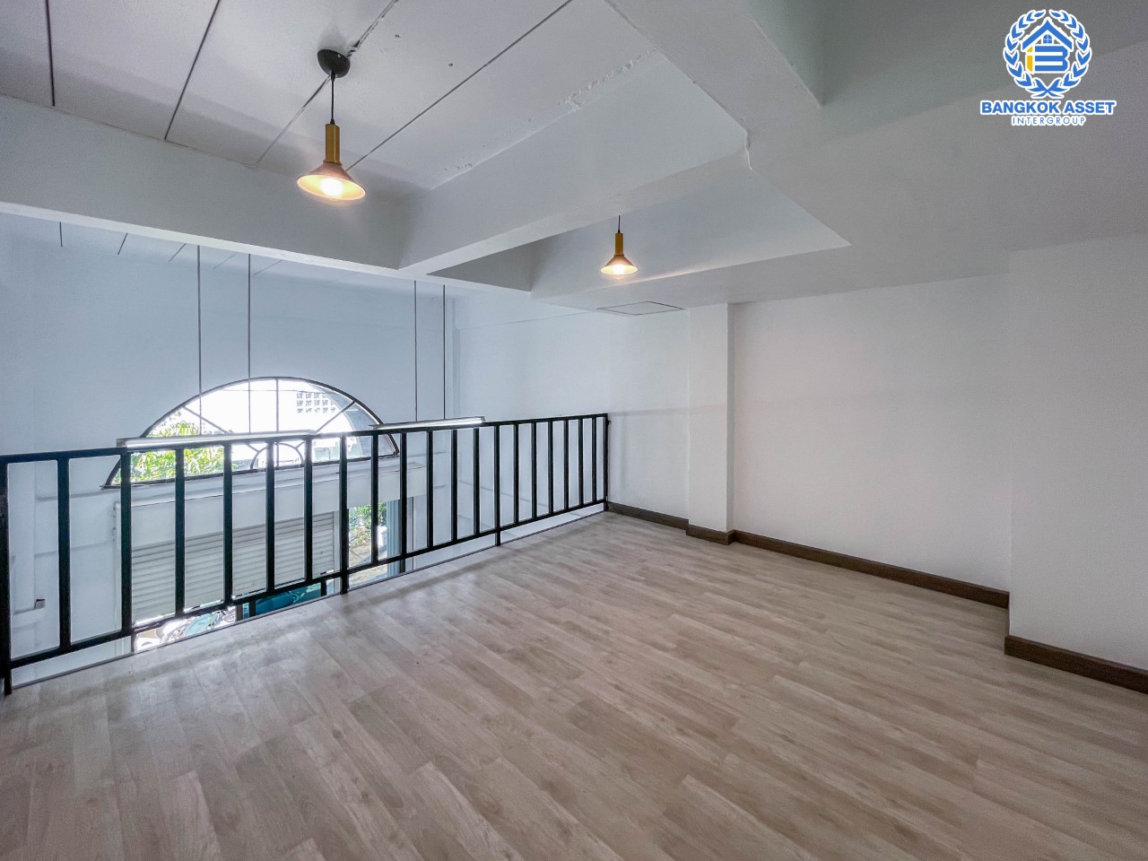 อาคารพาณิชย์มือสอง 4 ชั้น ย่านนนทบุรี งามวงศ์วาน-แคราย หลังมุม เนื้อที่ 15.2 ตร.ว. ฟังก์ชัน 3 ห้องนอน 3 ห้องน้ำ บนทำเลเชื่อมต่อทุกการเดินทาง ใกล้รถไฟฟ้าสายรถไฟฟ้า สายสีม่วง "ศูนย์ราชการนนท์" และจุดขึ้นทางด่วน "ศรีรัช"